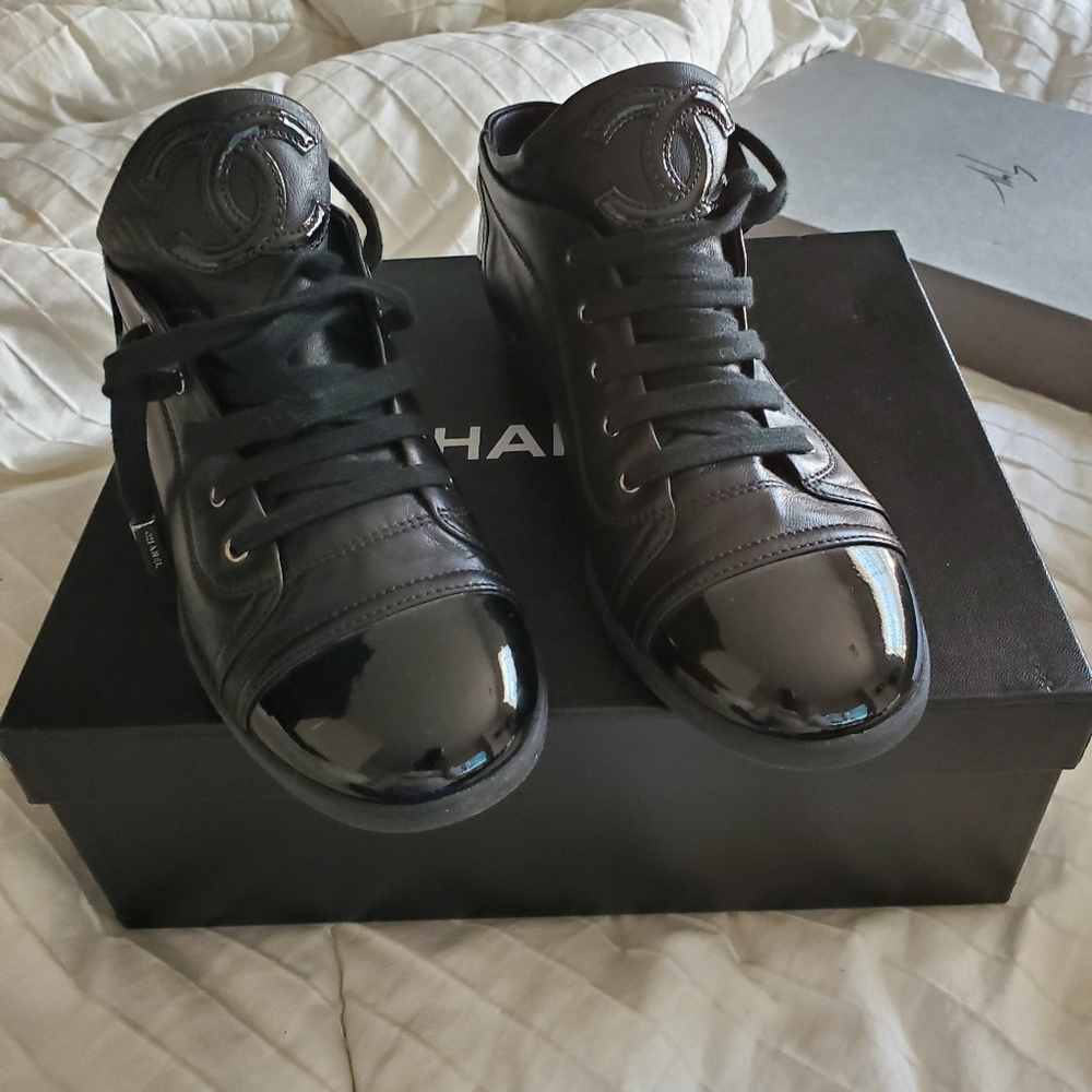 Chanel sneaker - Picture 1 of 5